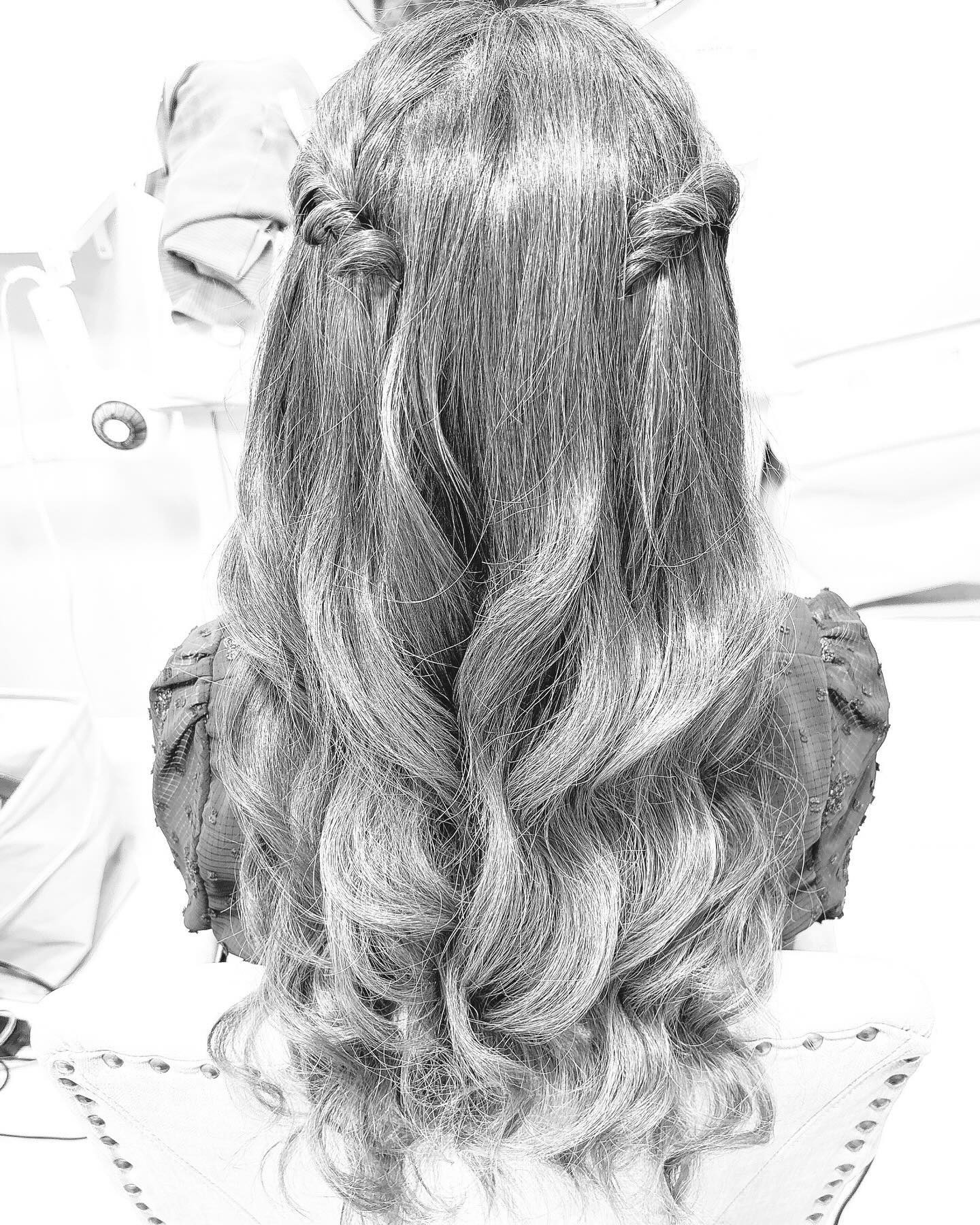 今夜は雨が降るのかな@clubgalle2580 #東陽企画グループ #東陽企画 #トキオ観光 #第21桂和ビル #第21桂和ビル6階 #くらぶ我礼 #クラブ我礼 #我礼 #クラブガレ