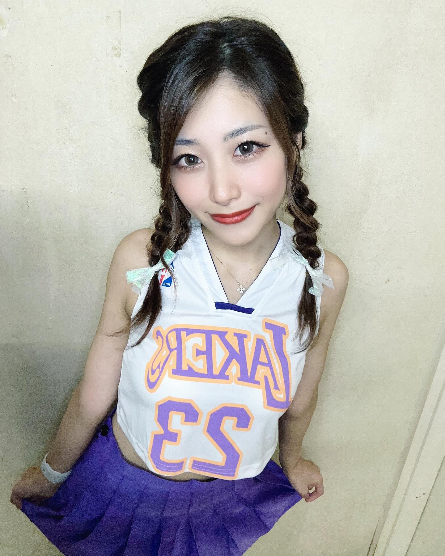 チアガールコスプレイベントの時の写真~ 📸💜
初めて着てみた🫶🏻💖どうですか？？💭
.
.
.
#大宮#南銀#飲み屋#キャバクラ#キャバ嬢#きゃばきゃば#自撮り女子#コスプレ#イベント#チアガール#いいね#いいね返し#相互#フォロー#都内#六本木#吉祥寺#新宿#グローブゼット#グリカン#お酒好きな人と繋がりたい#インスタ
#instagram#instagood#followforfollowback#l4l#fyp
#follow#me#likesforlike