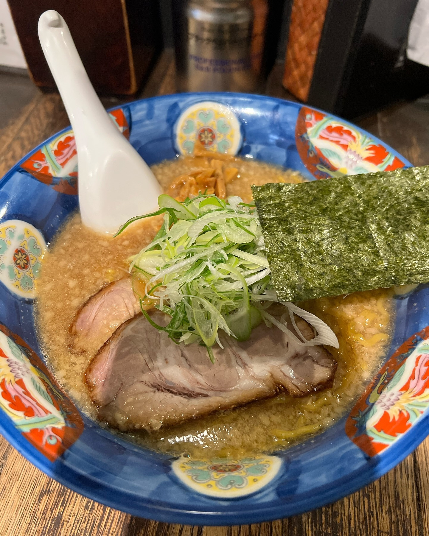 てつやのラーメン🍜 

久しぶりに食べた😋

本日出勤です🫧🥂

@clubgalle258

#東陽企画グループ #東陽企画 #トキオ観光
#第21桂和ビル #第21桂和ビル6階
#くらぶ我礼 #クラブ我礼 #我礼#北海道 #札幌 #すすきの #ラウンジ  #ラウンジ嬢 #キャバクラ #キャバ嬢 #ホステス #きゃばきゃば #お酒好きと繋がりたい