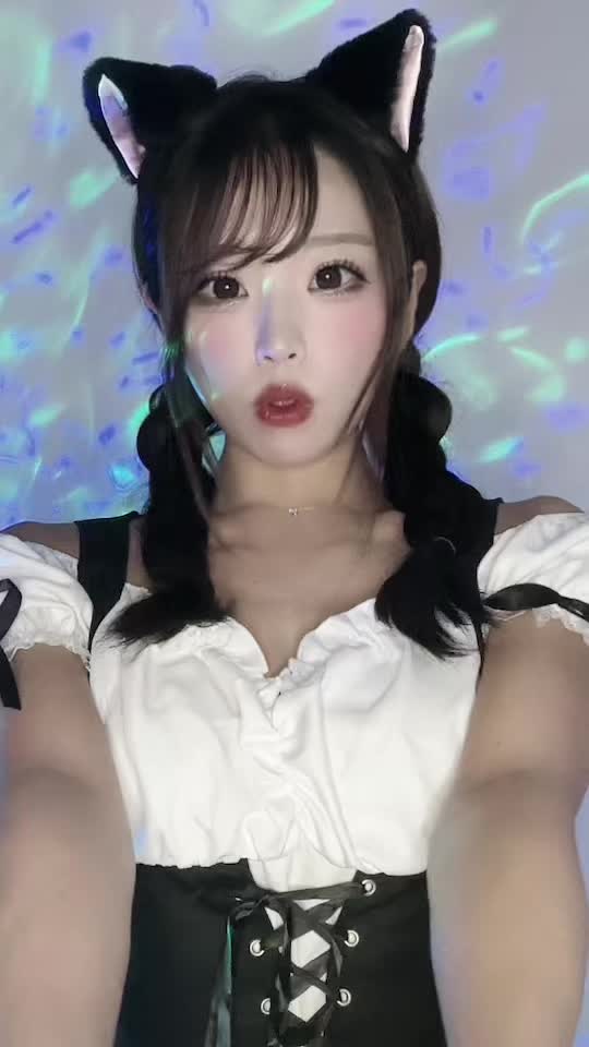 髪の毛はウィッグです🫣 早く髪伸びないかなぁ♡萌え萌えきゅんっおまじなぁ~い。 . #ベルベ #シティグループ #札幌 #すすきの #ススキノ #キャバクラ #キャバ嬢 #キャバクラ嬢 #ニュークラ #ニュークラ嬢 #キャバ #ラウンジ #ラウンジ嬢 #道産子 #ホステス #すすきのキャバクラ #すすきのキャバ嬢 #グルメ #札幌旅行 #美人 #美女 ##可愛い女の子 #銀座 #六本木 #北新地 #北海道のコウちゃん #すすきのニュークラ嬢 #道産コウ