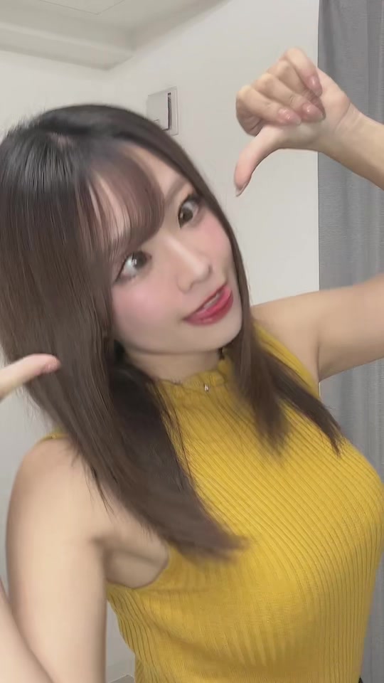 尾てい骨 骨折してから、"食べて・寝て" の繰り返しだから少し太っちゃったよ🫠 みんなそんな私も可愛いって言ってね😶‍🌫️💦