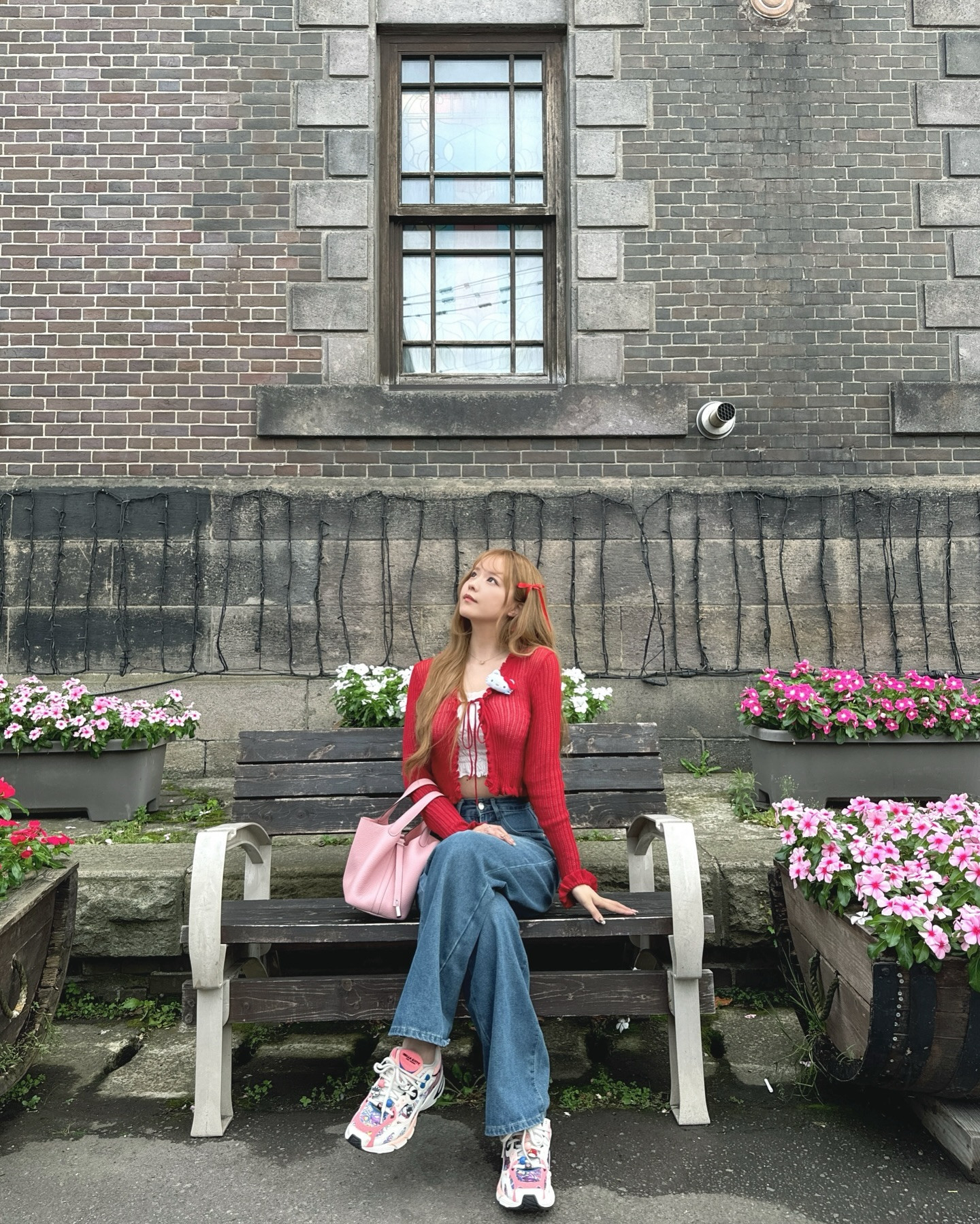 小樽散策した時の🍜

靴kitty × sambaの方が良かったなあ
ってちょっと思ってる👟笑

最後の写真、通行人をAI消しゴムで消そうとしたら
謎の人が生まれて怖かった睨まれてる🥲🤣

┈┈┈┈┈┈┈┈┈┈┈┈┈┈┈┈┈┈┈┈┈┈┈
かのん🐼🍼 @pandanobabychan 
⁡
札幌市中央区南5西3オークラビル2F
@rymansbar_susukino で会えます🎟
⁡
出勤確認はDMか当店に
お電話お願いします📨 011-533-1414
┈┈┈┈┈┈┈┈┈┈┈┈┈┈┈┈┈┈┈┈┈┈┈
⁡
