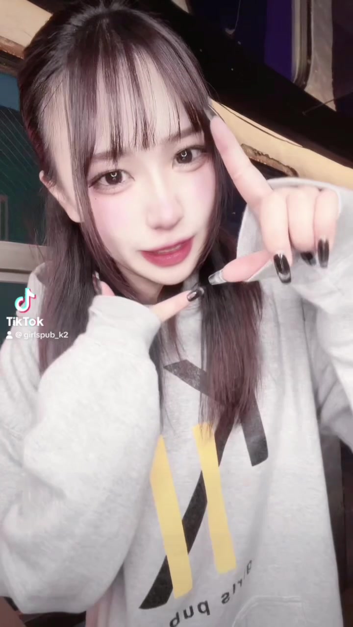 にこの決めポーズは大体お酒飲んでるとき🍻❤︎ #歌舞伎町 #歌舞伎町によくいる女 #ガルバ #トー横