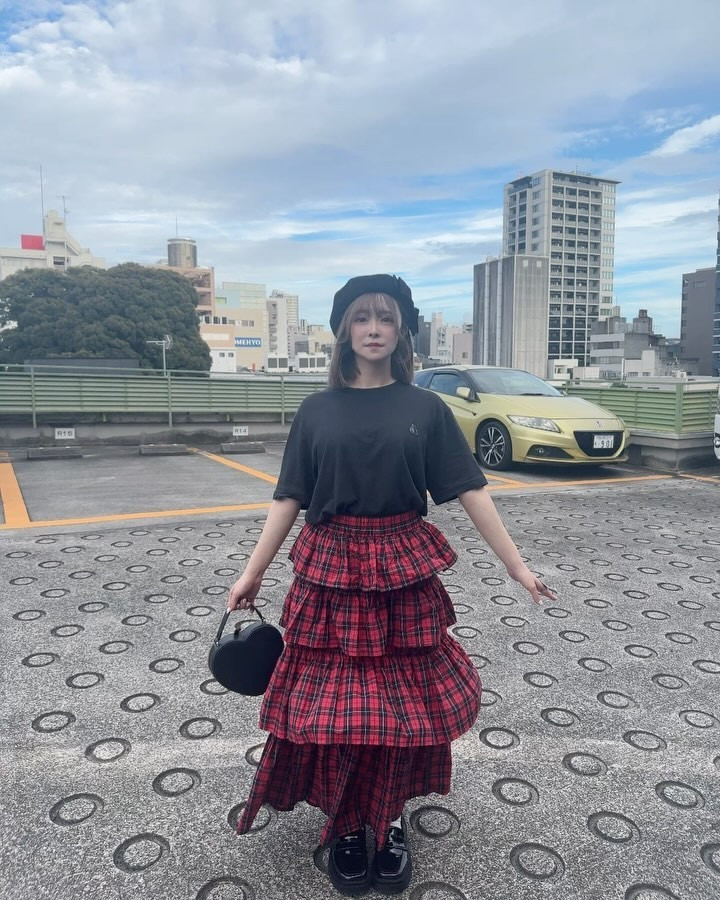 ⁡
Black × Red × check
⁡
⁡
⁡
⁡
このスカートが今季のお気に入りです❤️🖤
ちょっとだけロックな感じだけど
ガーリーなアイテムも合わせて可愛い💋
とーーーっても気に入りのコーデ🎼
⁡
⁡
⁡
⁡
#ロックテイスト #赤チェック #redblack