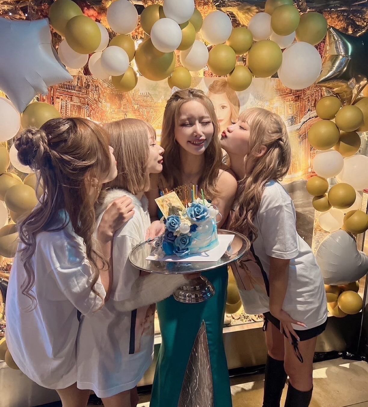 おめでとねー🩵💛🩷ほむぱめんば🌟

 #オレンジテラス  #オレンジテラス歌舞伎町  #歌舞伎町  #キャバ嬢 #キャバクラ #バースデーイベント