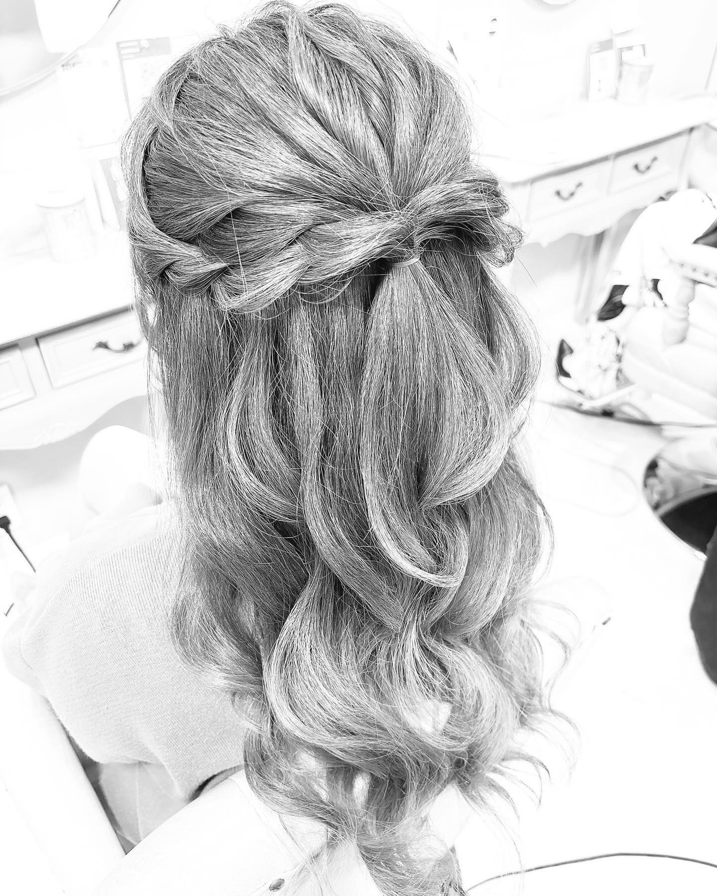 傘を持たずに外に出てめっちゃ濡れた@clubgalle2580 #東陽企画グループ #東陽企画 #トキオ観光 #第21桂和ビル #第21桂和ビル6階 #くらぶ我礼 #クラブ我礼 #我礼 #クラブガレ