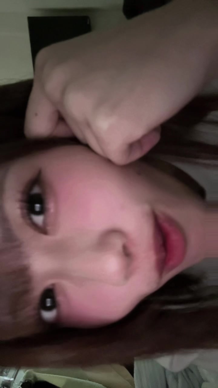 部屋汚いのは許してちょ