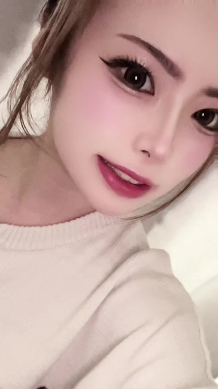 毎日聴いてるよ#おすすめ#ネオンサイン#秋服#fyp