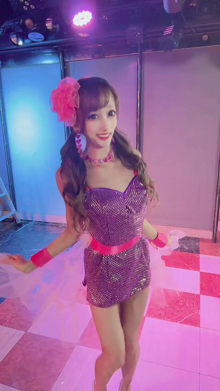 #NALALA #ミーアイ #韓国 #地下アイドル #キャバ嬢 ずっと踊りたかった曲🥹💓1人で踊ってたらネコ部長が照明まわしてくれてほんとにアイドルなれた気分で嬉しすぎた🥹💖笑 @池袋フェニックス