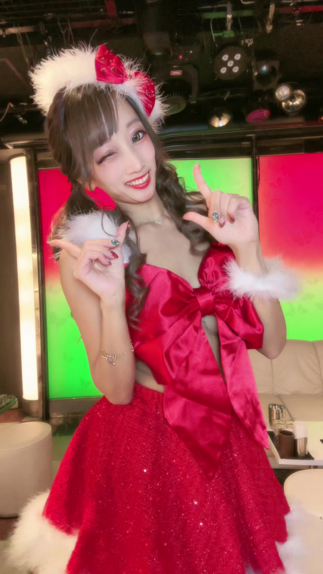 #santatellme #キャバ嬢 #xmas 今日は違うコス着るよお❤️@池袋フェニックス