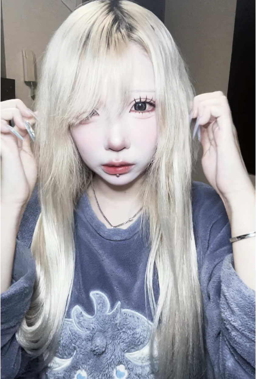 ぼさぼさちゃん #新潟 #新潟市 #新潟ガールズバー #新潟キャバクラ #キャバクラ #派手髪 #派手髪女子 #01 #fyp