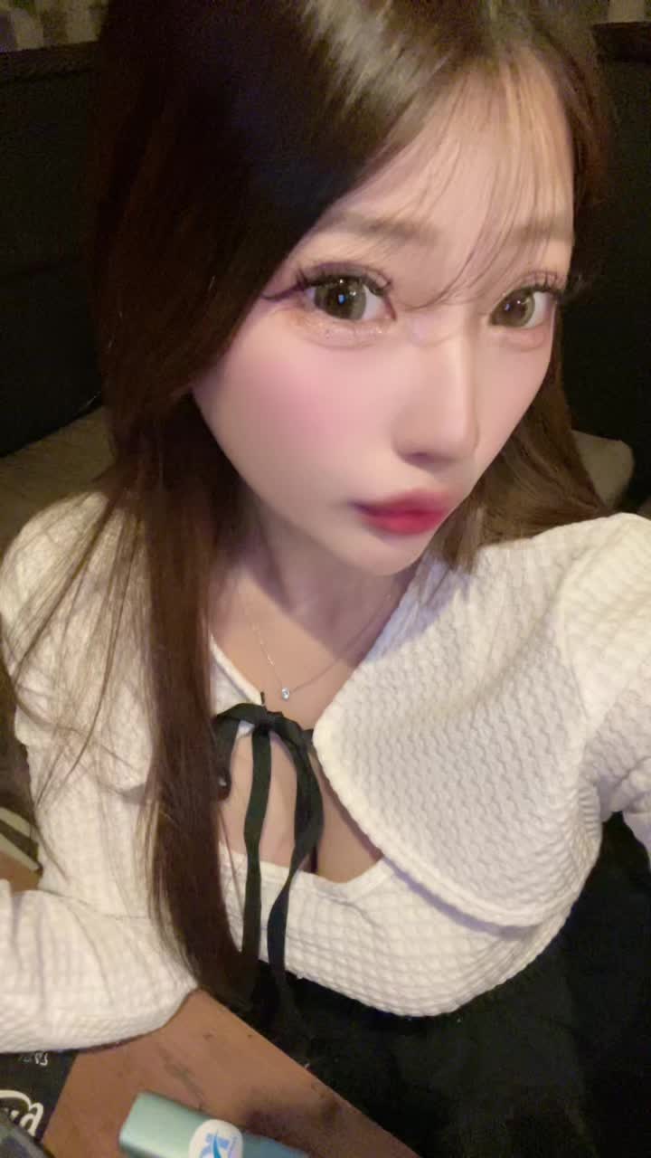 やっぱりカラコンはトゥンカロンかにゃ？！ #新潟 #限界キャバ嬢