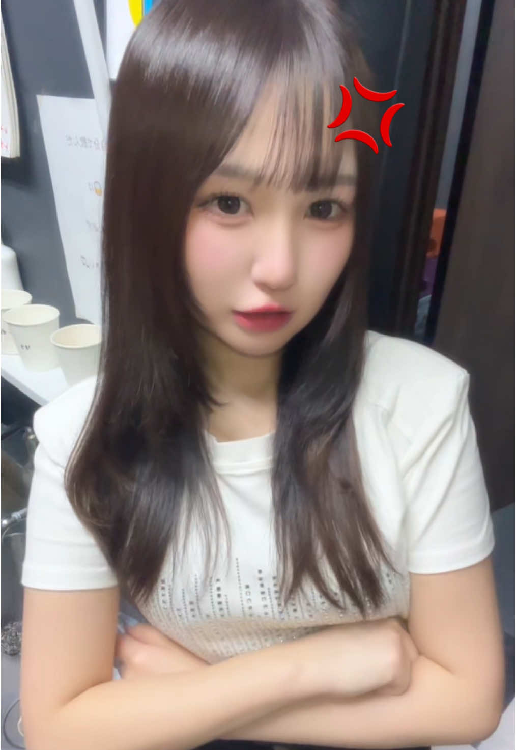 おでこにつけてるいかりまーく！💢♡ #歌舞伎町 #ガルバ嬢 #fyp #区役所通り #歌舞伎町によくいる女 #水商売 #歌舞伎町あるある