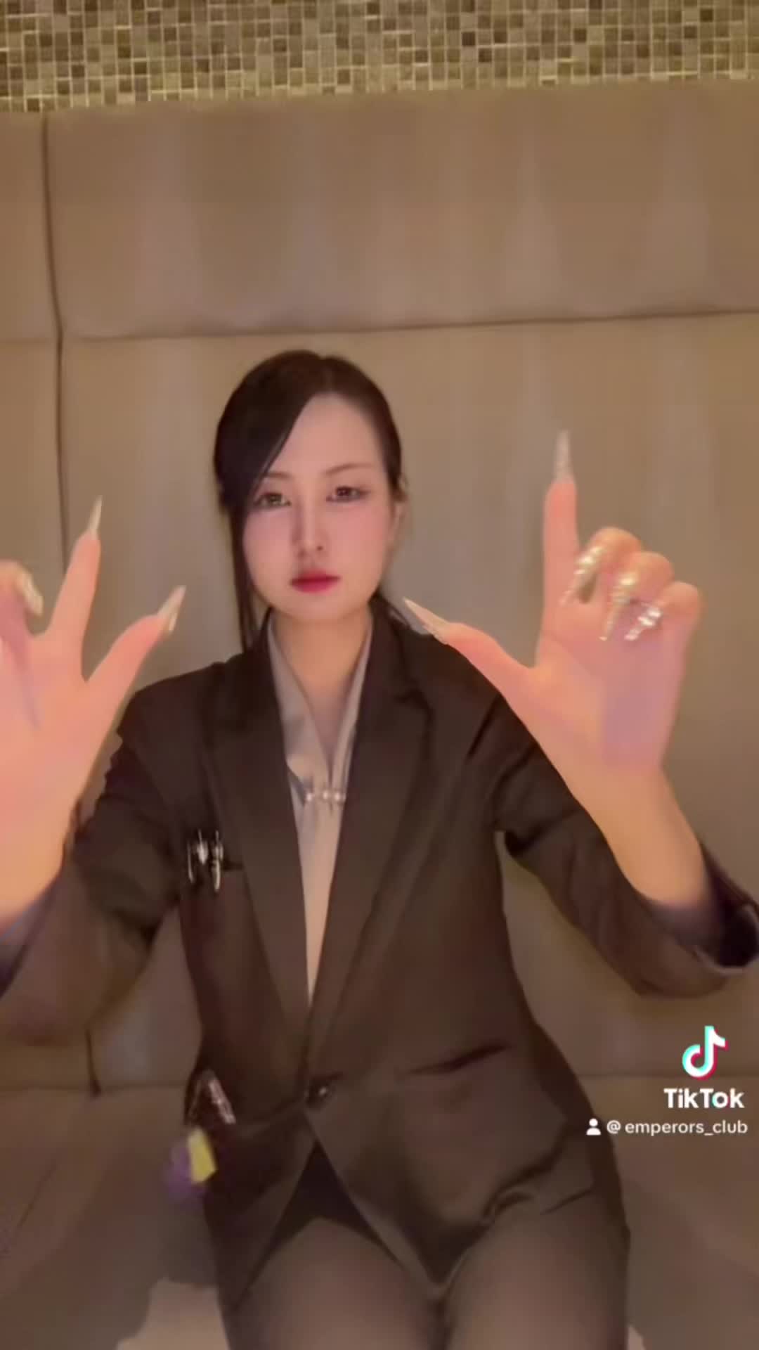 The Emperor's Club ホットニュース 177430