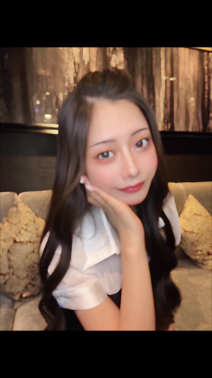 在籍ホステスのご紹介🌸 えりさん TikTokの見たで今なら指名料無料‼️ ご指名、ご来店お待ちしております🙇