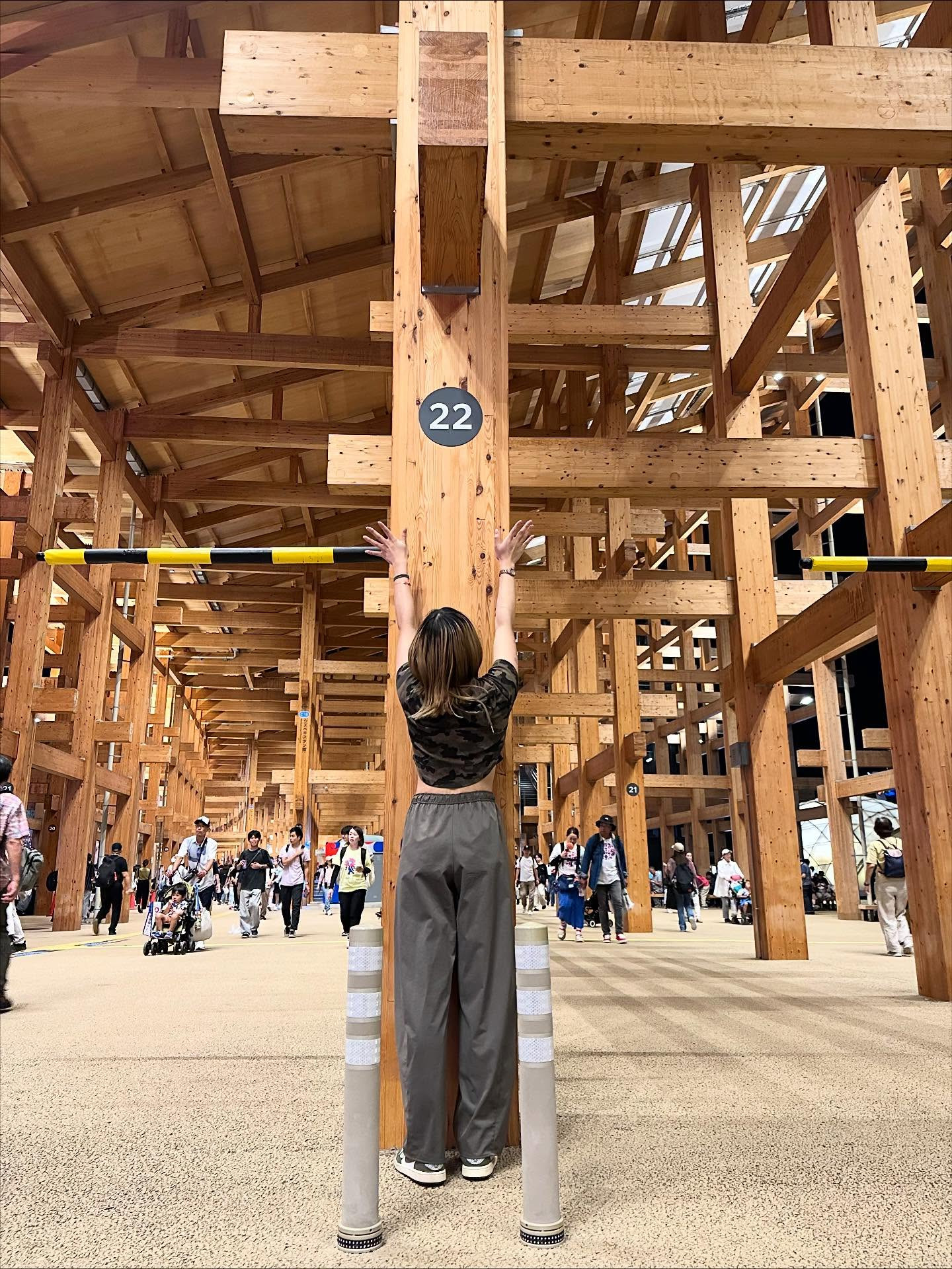 大屋根リングで年齢の柱✌️✌️

 #EXPO2025 #大阪関西万博2025 #万博 #大阪万博 #大屋根リング  #大屋根リング年齢