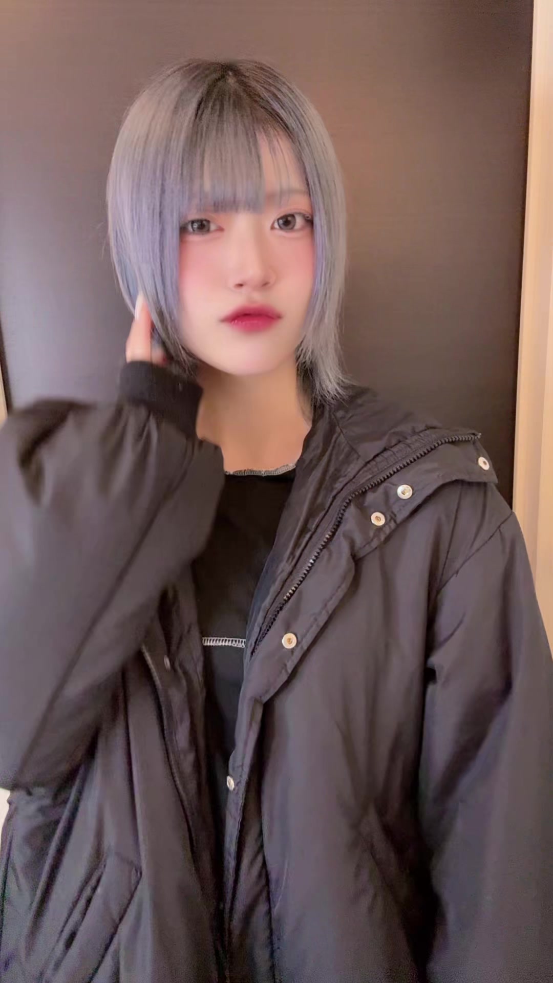 ねこ様の毛ってコロコロしても出てくる🙂‍↕️