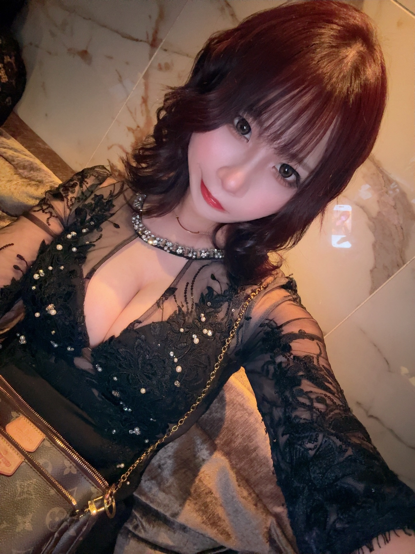 今中央区で一番顔が浮腫んでる自信ある

本日店休です‼️‼️

╭━━━━━━━━━━━━━━━━━━━━╮

　北海道ススキノで働いてます🌟

　OVER LOUNGE CLUB
　（オーバーラウンジクラブ）
　📍中央区南６条西４丁目 第21桂和ビル 5F
　
　インスタ指名嬉しいです⊂( ᴖ ̫ᴖ )⊃♩
　会いたいと思ってくれたらDMください🌟

╰━━━━━━━━━━━━━━━━━━━━╯
#ニュークラ #キャバクラ #ガールズバー  #コンカフェ #ニュークラ嬢 #キャバ嬢 #ホステス #キ