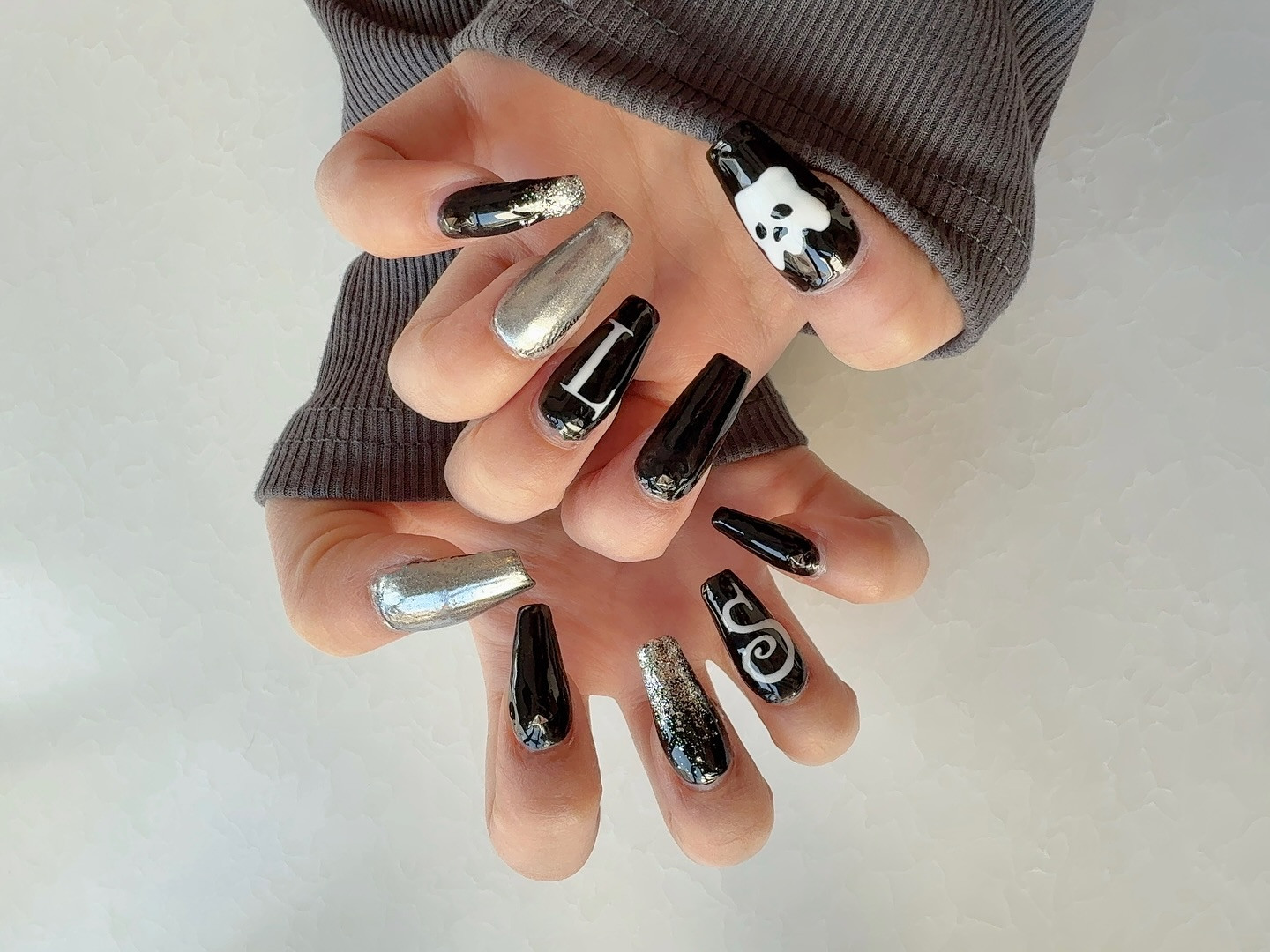 お浮かれネイル(=^ェ^=)
　

左手で描くの難しい

╭━━━━━━━━━━━━━━━━━━━━╮

　北海道ススキノで働いてます🌟

　OVER LOUNGE CLUB
　（オーバーラウンジクラブ）
　📍中央区南６条西４丁目 第21桂和ビル 5F
　
　インスタ指名嬉しいです₍^> ̫ <^₎
　会いたいと思ってくれたらDMください🌟

╰━━━━━━━━━━━━━━━━━━━━╯
#ニュークラ #キャバクラ #ガールズバー  #コンカフェ #ニュークラ嬢 #キャバ嬢 #ホステス #キャバキャバ