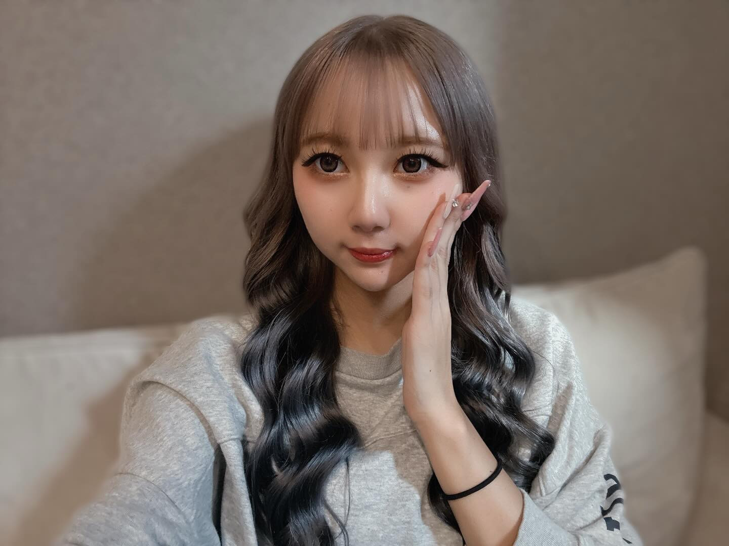 新年、明けましておめでとうございます🎍
⁡
今年もよろしくお願いします( .. )♡
⁡
今年も沢山みきにあいに来てください🥺
⁡
明日から営業です🌟⋆꙳