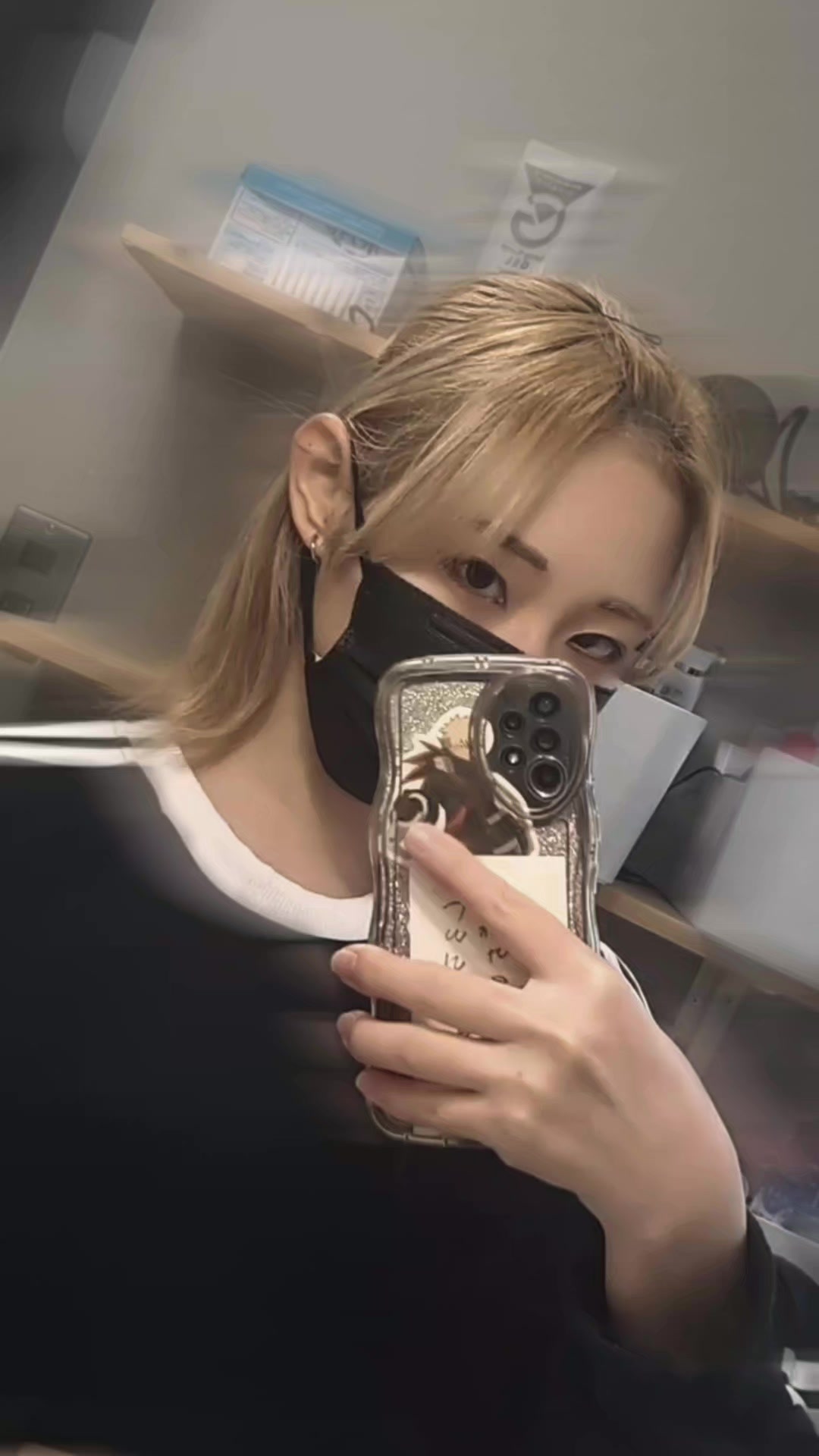 ある夜、ビルの片隅で日記1591585