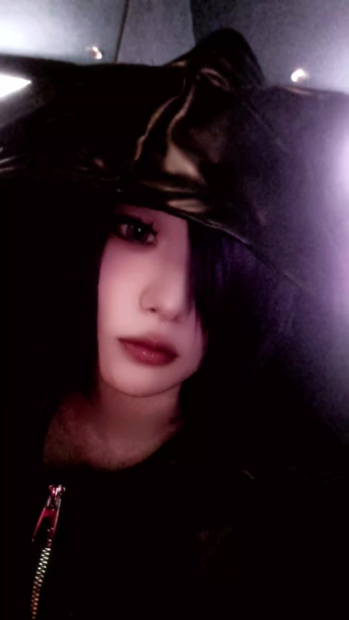 ある夜、ビルの片隅で日記1593285