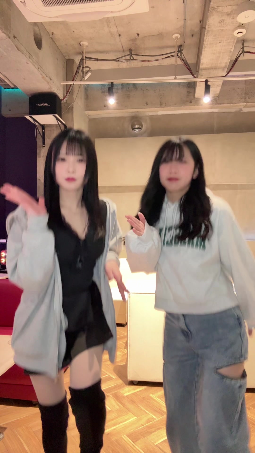 girls&matching bar parler. ホットニュース 222518