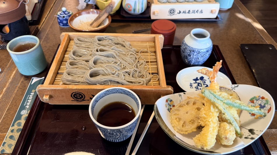 ひな祭りっつーことはそばだな