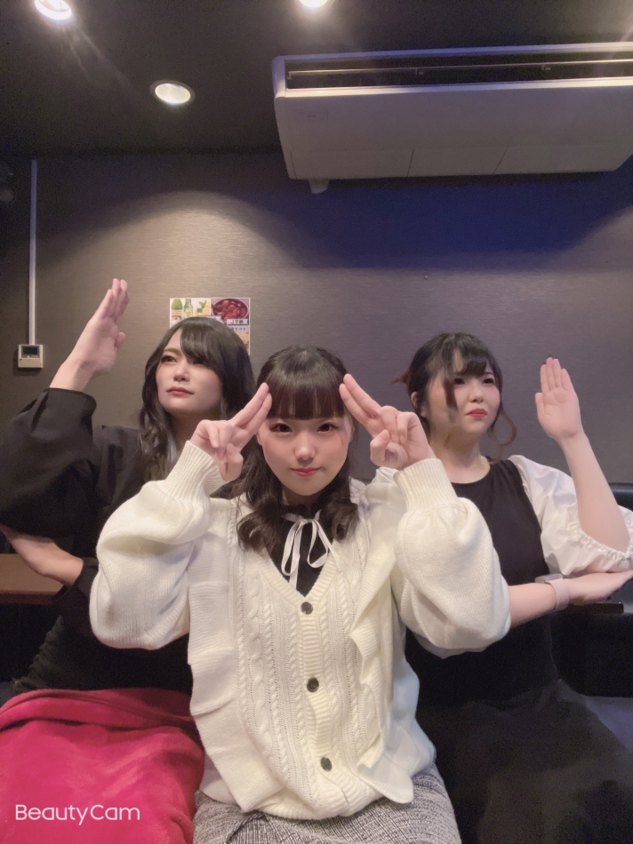 居るよ🧏🏻‍$B!j(B️💖