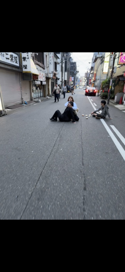 駅前の朝は面白い