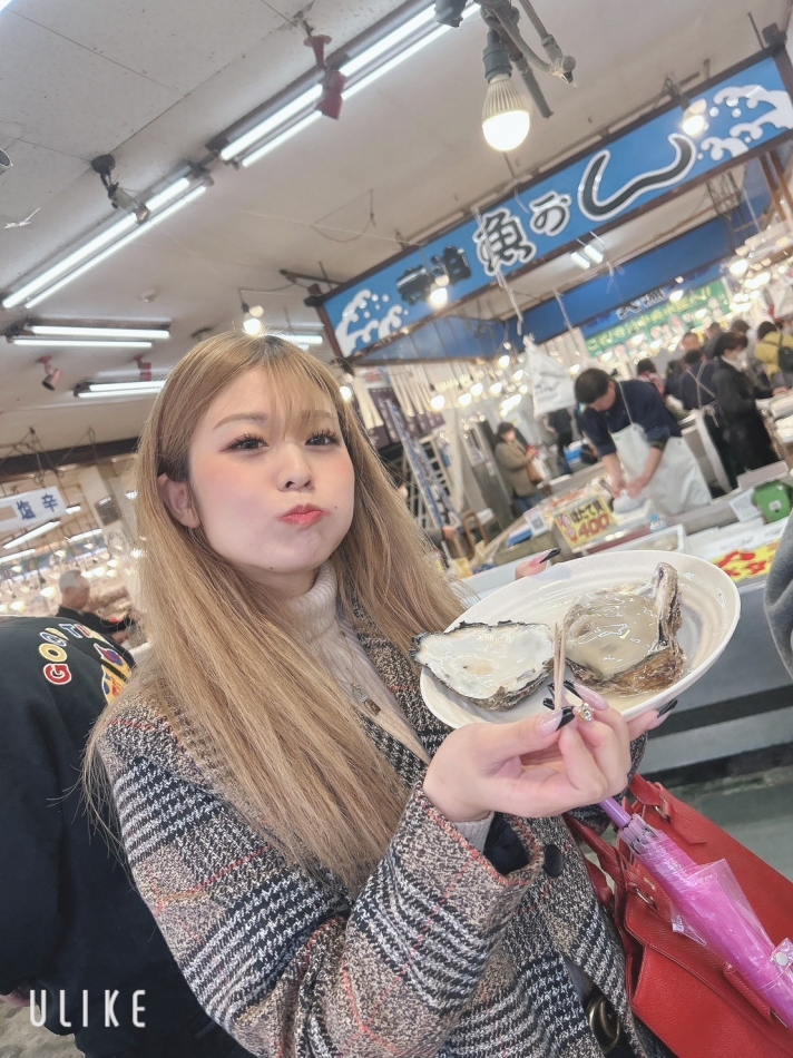 牡蠣頬張るあたち🦪🦪🦪