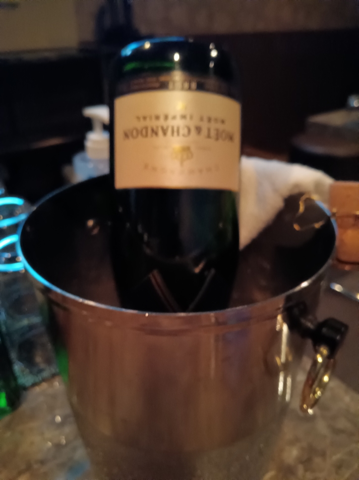 何故かぼやけてる