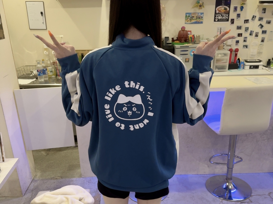 背中に推し⸜( •⌄• )⸝