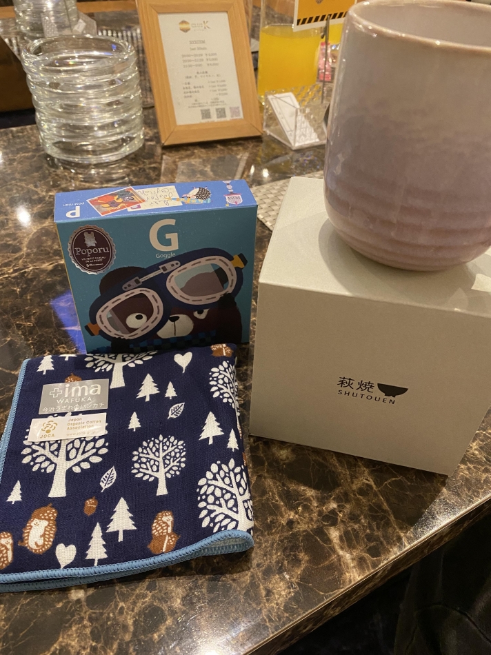 カップとおハンカチ～とチョコ！