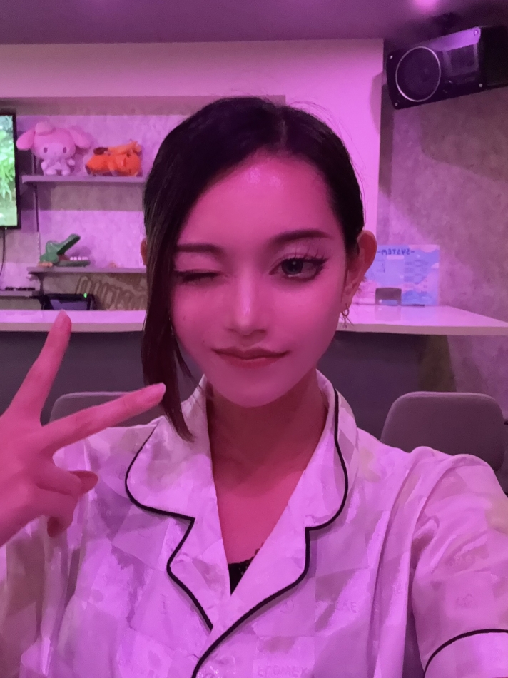 🥢⸜(  ॑꒳ ॑ * )⸝🥟