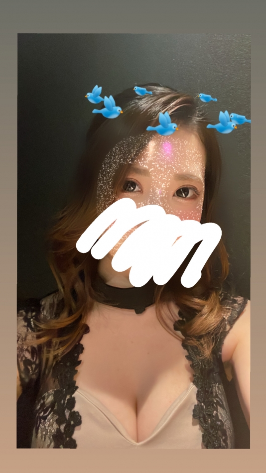 出勤してま～す🤍🤍