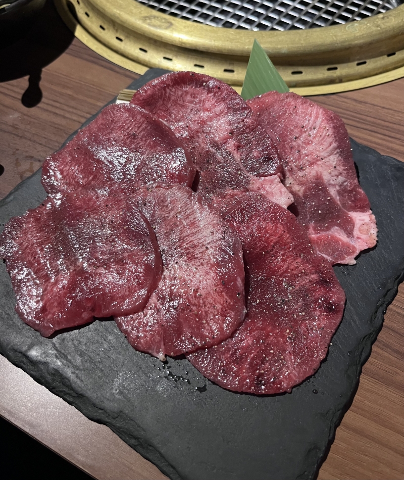 タンしか食べないʕ •Ⱉ• ʔ