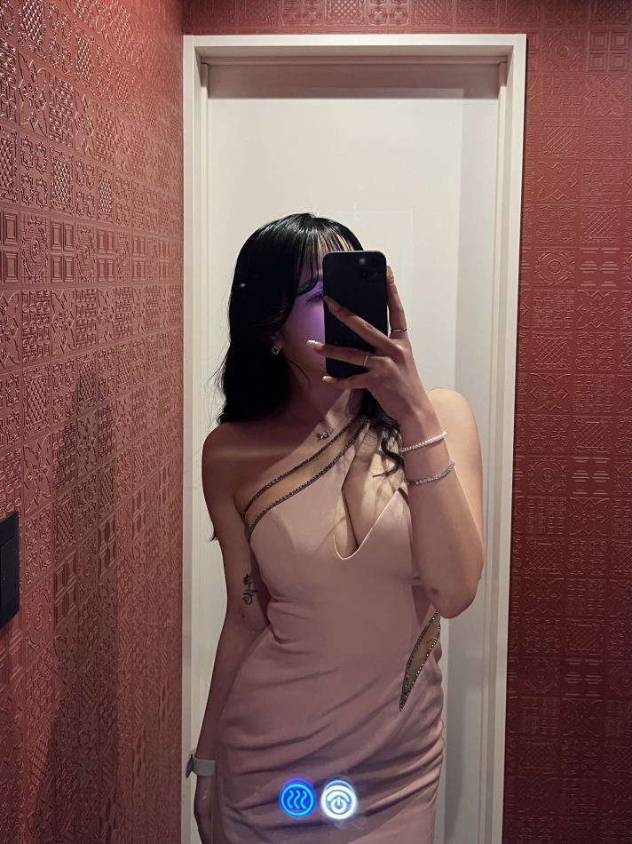 真昼間から……♥️