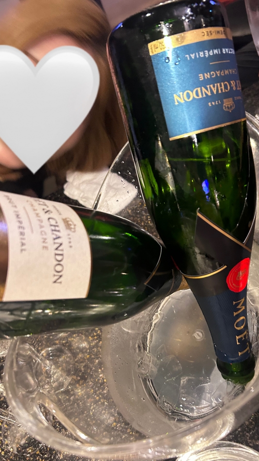 写り込み金髪うぉんな🫰🏻