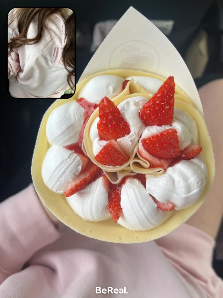 大好きなクレープ屋さん🍓🤍