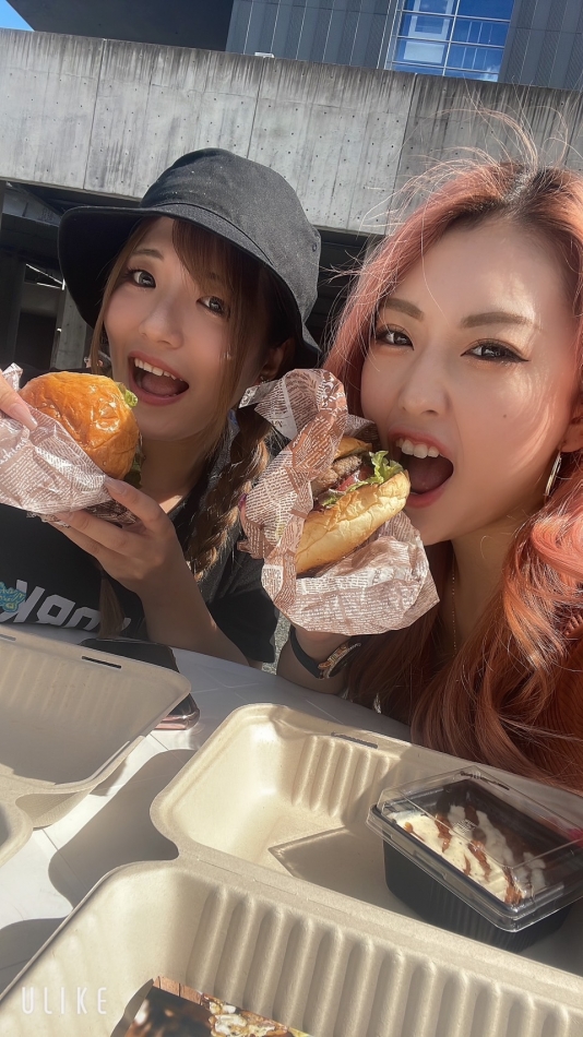 念願の！！🍔✨