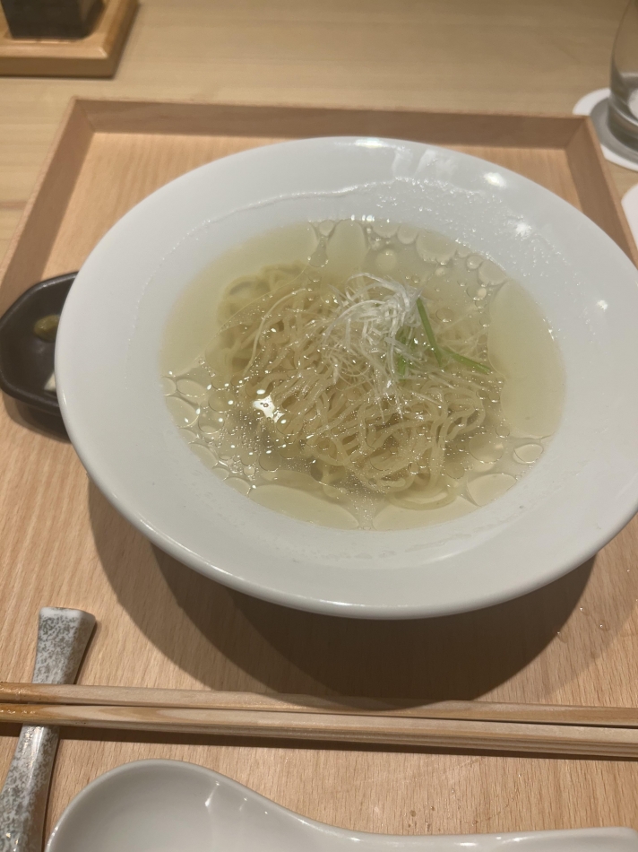 この黄金鳥ラーメンうまかったゆ🥺