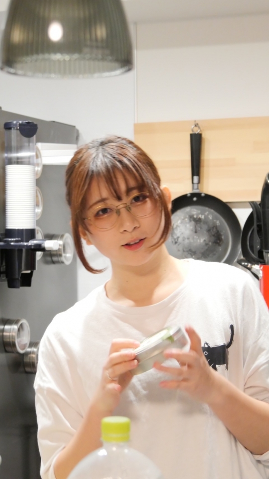 お前、なんでそんな人妻感あるん、