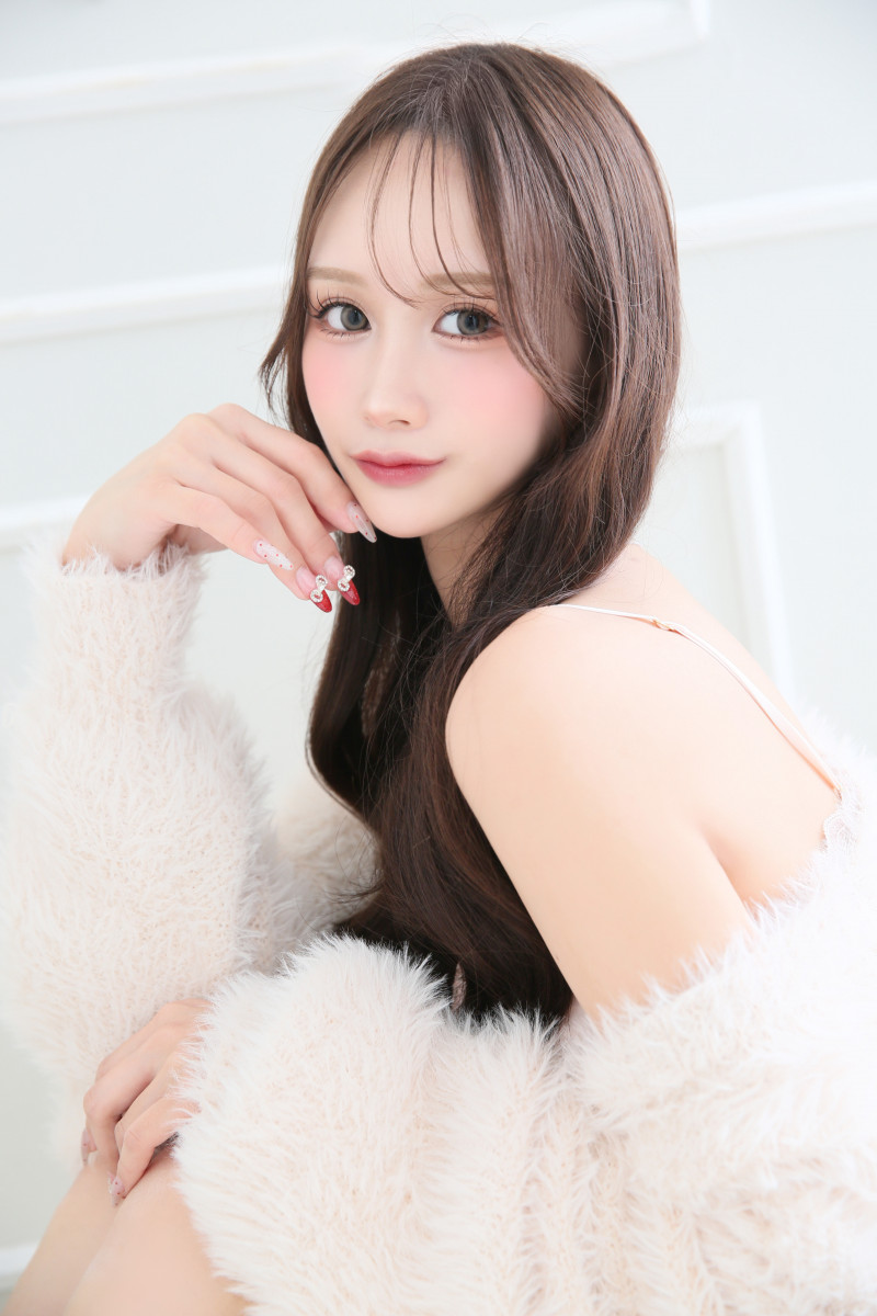 朝比奈りこ