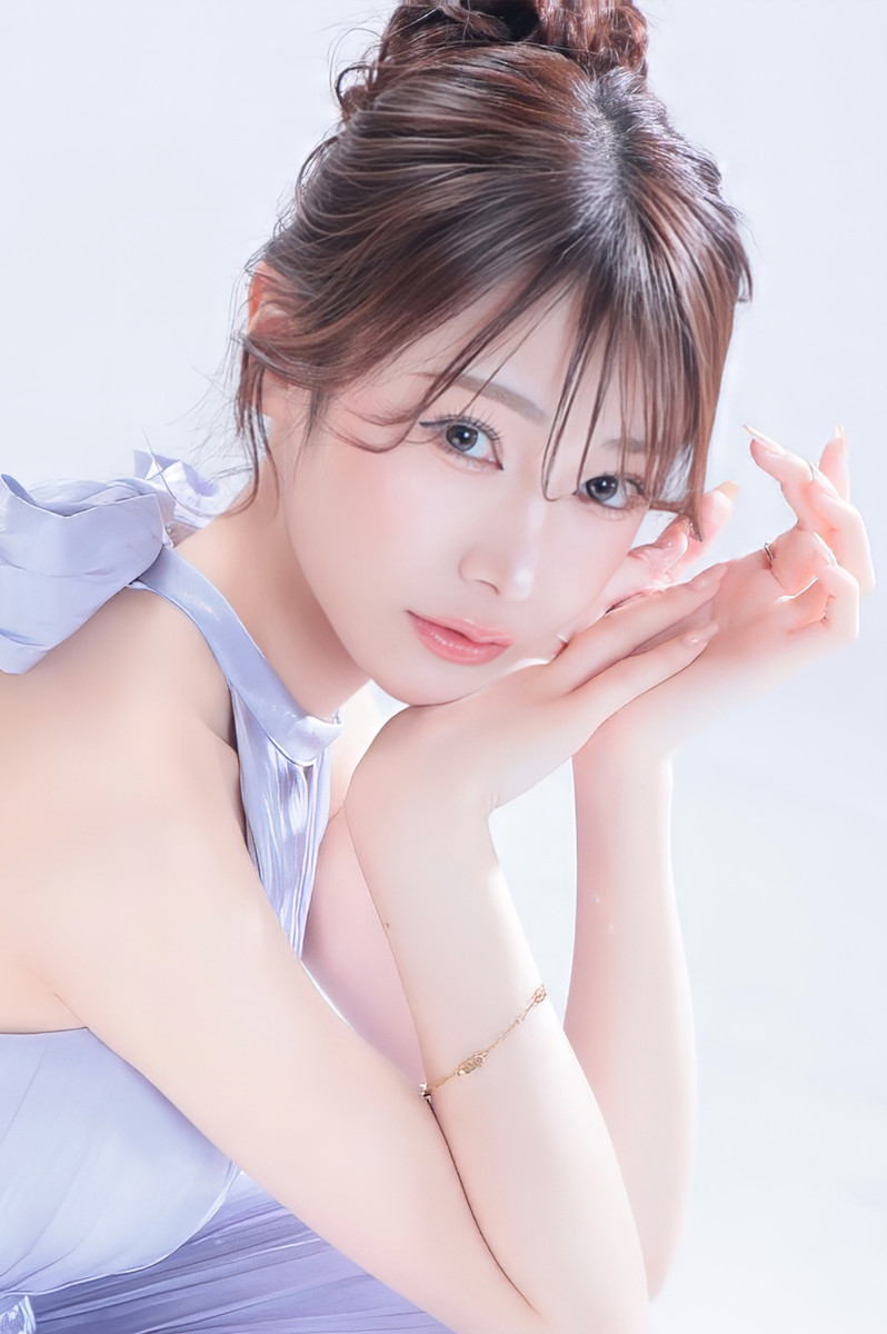 愛乃 一華