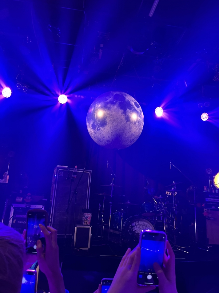 ライブ行ってきた〰️🤍💫