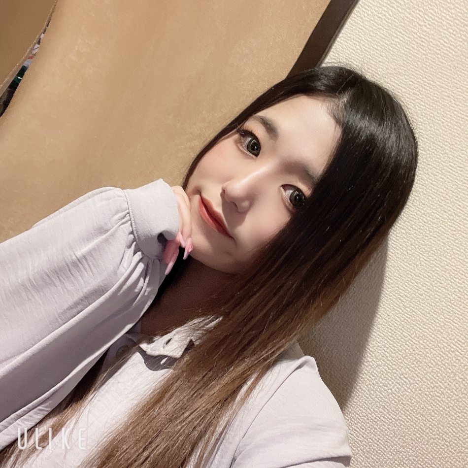 撫で撫でされてうっとりな我が子🐰