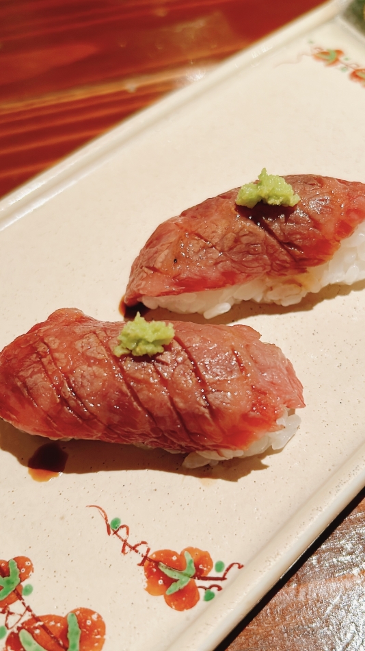 猫はこたつ私は布団🐈