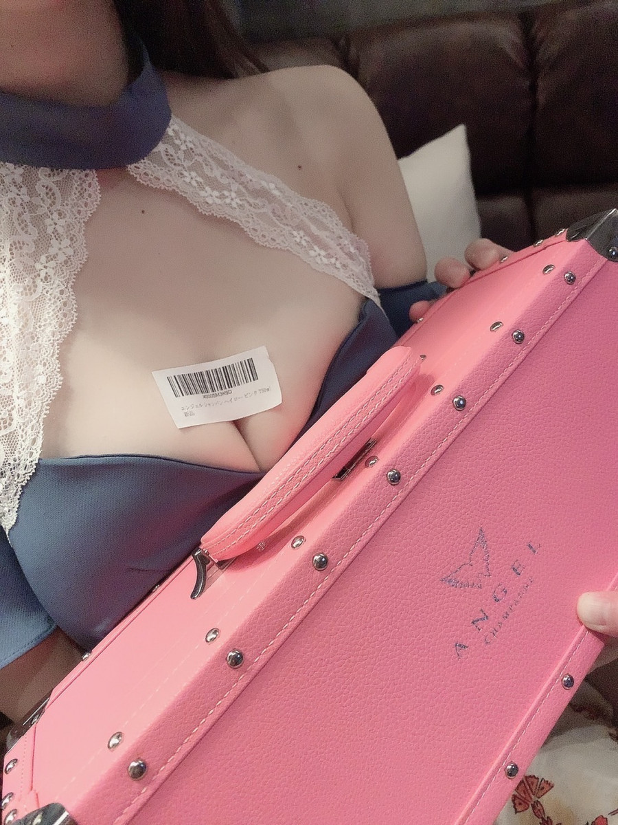 誰のオッパイ🐮でしょうか？