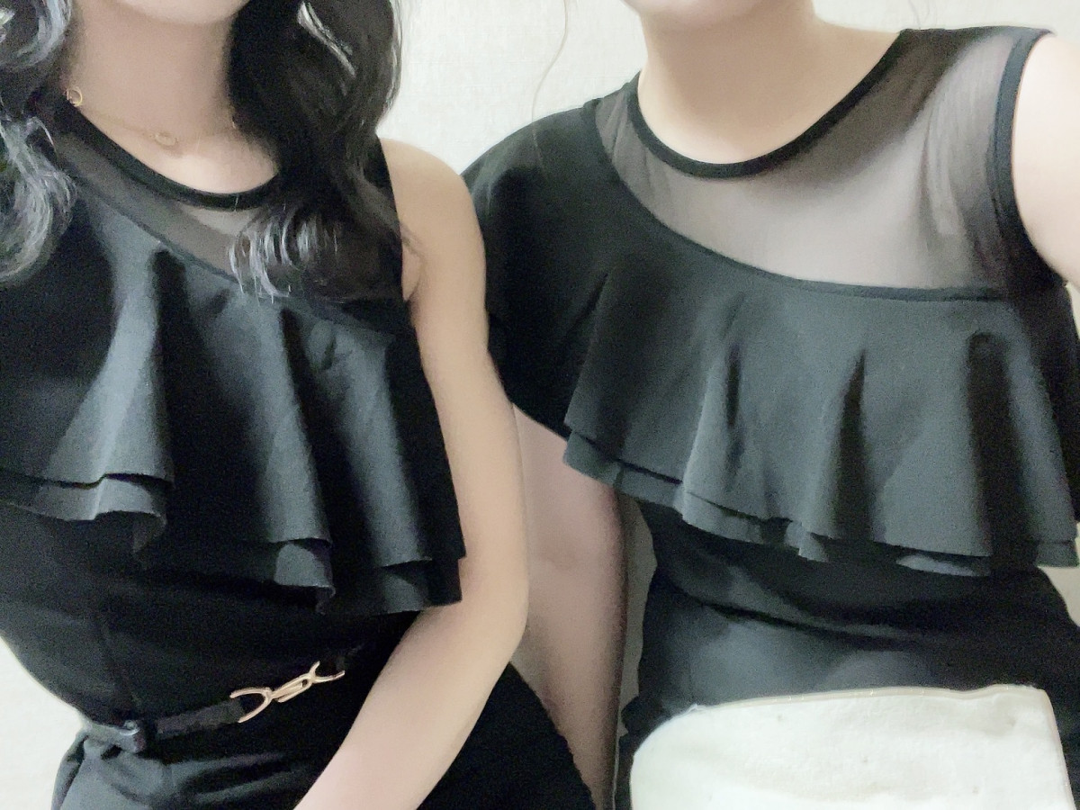 👯♀️️👗💞